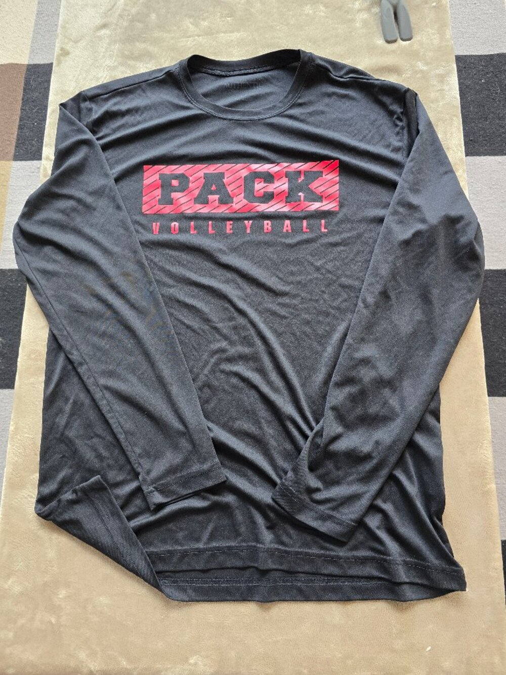 The authentic T shirt company black long sleeve size L